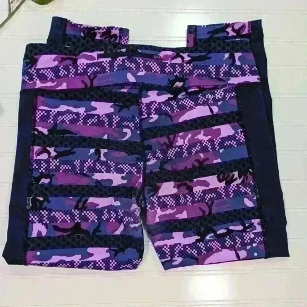 Nike Dri-Fit Purple/Black Patterned Cropped Leggings